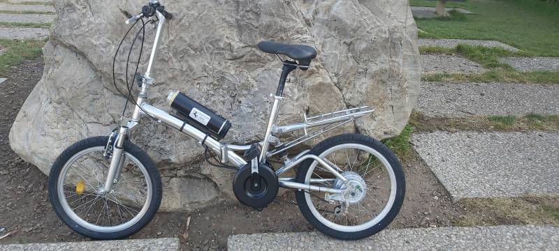 Transformation avec kit moteur pédalier sur vélo électrique pliant à Lyon