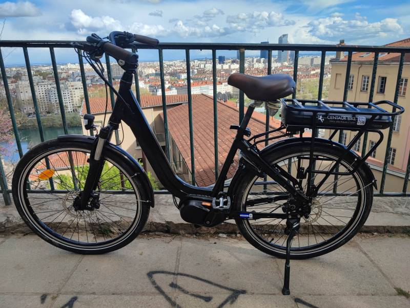Vélo électrique urbain d'occasion Arcade excellent état comme neuf à Lyon